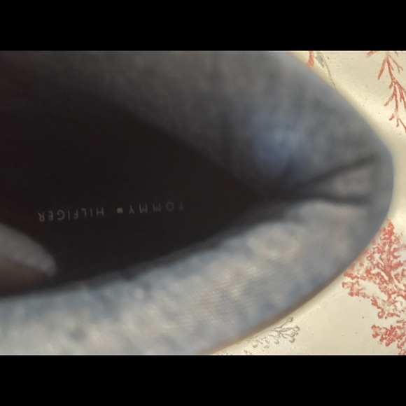 Tommy Hilfiger Chukka boots color Caramel. Never used. Brand new. - Picture 5 of 5